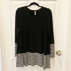 42POPS Black and white stripe tunic top with pockets